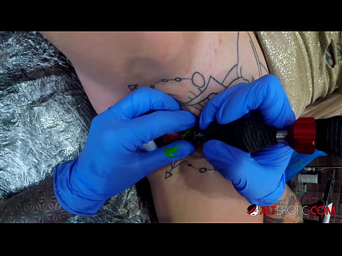 ❤️ Äärimmäisen tatuoitu hottie Sully Savage sai tatuoinnin klitorikseen ❤ Porno vk at fi.tubsexercom.ru ﹏